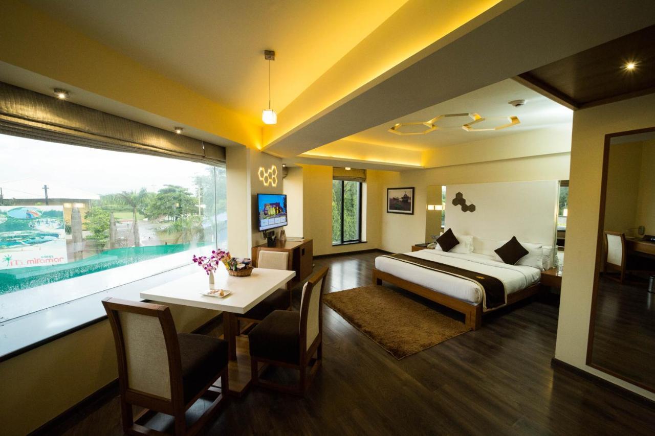 The Gold Beach Resort Daman Exterior foto
