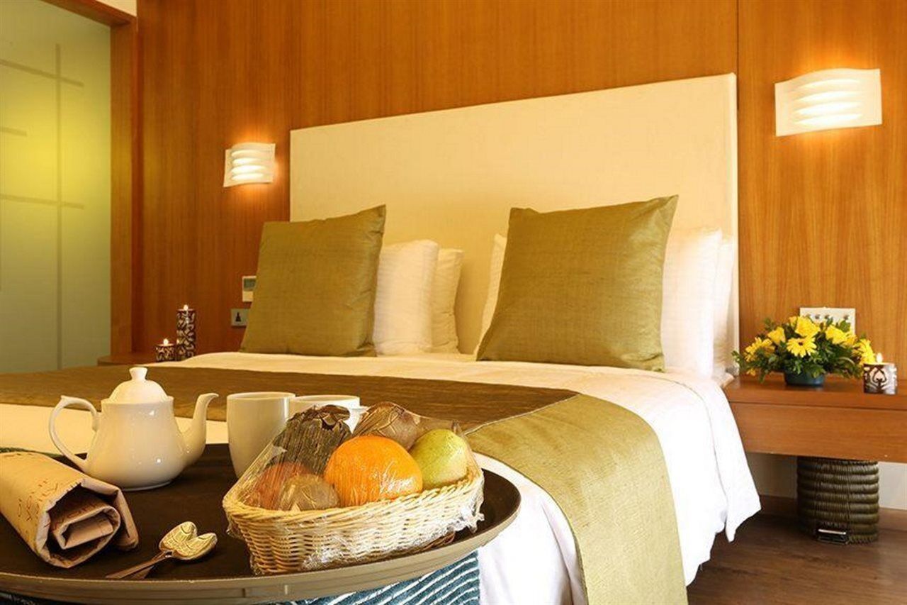 The Gold Beach Resort Daman Exterior foto