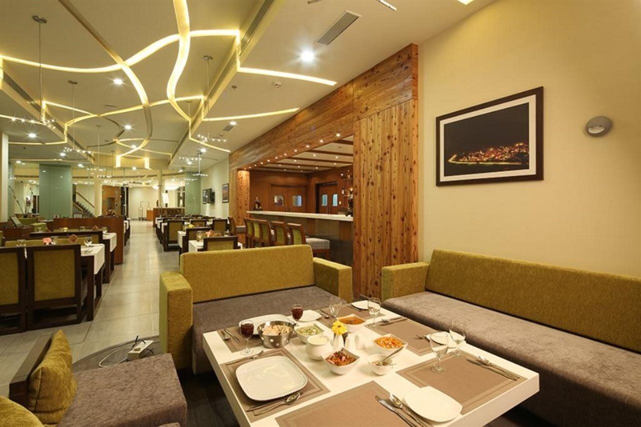 The Gold Beach Resort Daman Exterior foto